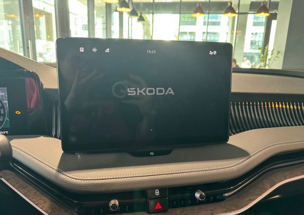 Skoda Superb cena 227050 przebieg: 10, rok produkcji 2024 z Chęciny małe 301